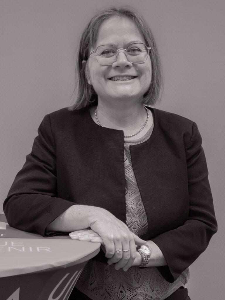 10102025 DSC 2728 1 christelle ui (1)